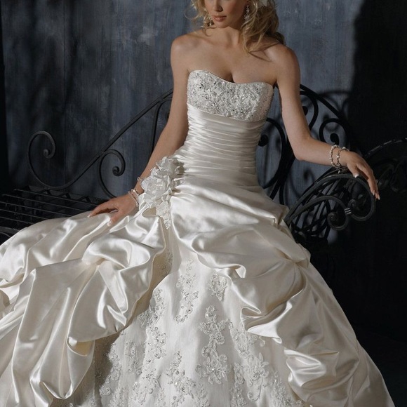 Maggie Sottero Wedding Dress - Picture 3 of 3